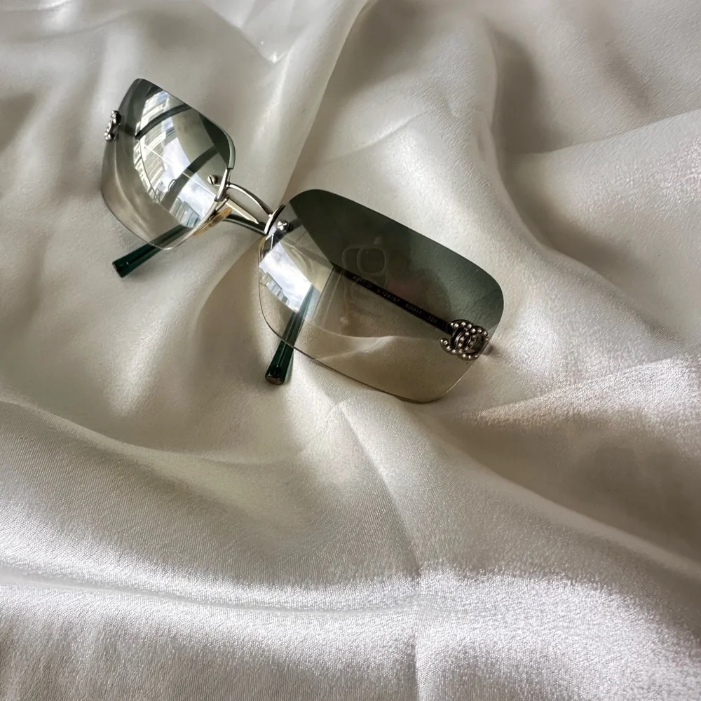 Vintage CHANEL Swarovski crystals ccs Chic Green Gradient Sunglasses